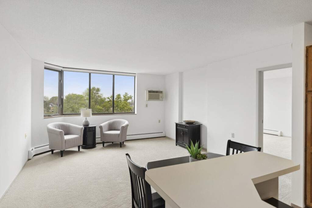 RidgePointe of Minnetonka - Model Unit 421E__073